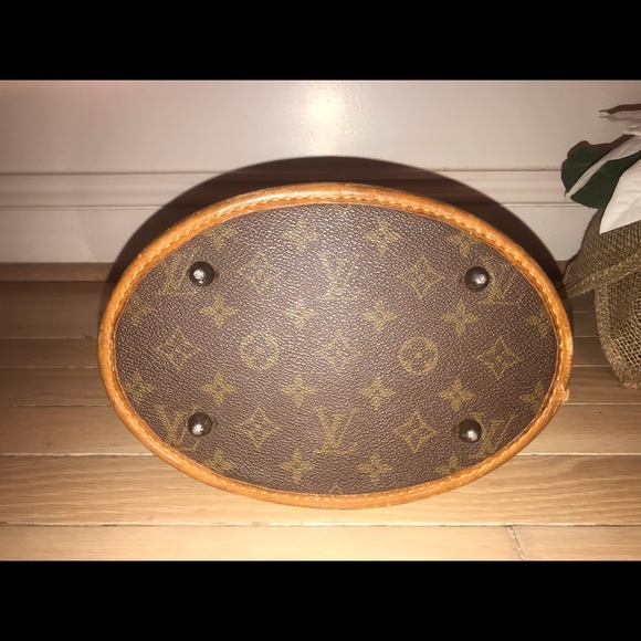 🌺💜🌺Monogram bucket bag🌺💜🌺 - Picture 4 of 7